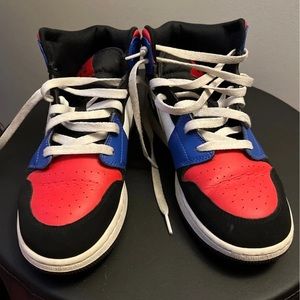 Air Jordan 1’s Mids ! 🔥